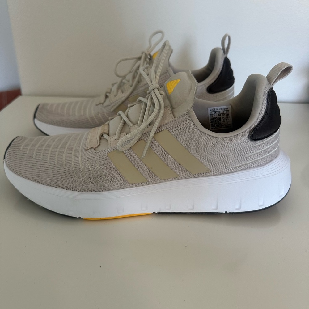 Adidas Swift Run Shoes 11.5